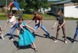 «Играли, танцевали, знакомились»: «День аиста» в бакальском детском доме прошёл в необычном формате 