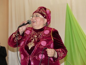 «Покорила голосом»: поддержка земляков помогла жительнице Бакала Алие Ахметьяновой победить в конкурсе 
