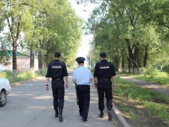 «Отметить без нарушений»: о чем полицейские предупреждают жителей Саткинского района накануне Дня России 