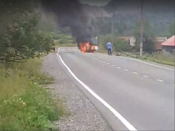 В Саткинском районе загорелся автомобиль скорой помощи, перевозивший пациентов 