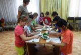 «Родители, возьмите на заметку»: в Саткинском районе педагоги проводят с детьми занятия в интересном формате 