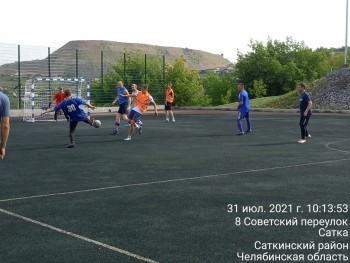 «В футбол играют настоящие мужчины»: работники Саткинского чугуноплавильного завода приняли участие в матче 