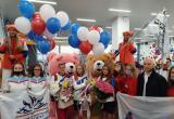 «Добро пожаловать домой!»: ватерполисток из Златоуста, вернувшихся с Олимпиады, торжественно встретили в аэропорту 