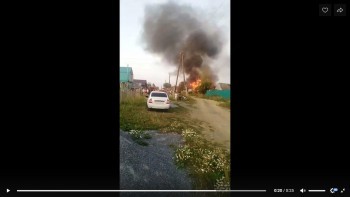 «Борьба с огнём»: вчера вечером в Бакале горел жилой дом 