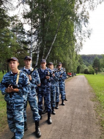 «Марш-броски до пьедестала»: команды из Саткинского района успешно выступили в военизированной эстафете