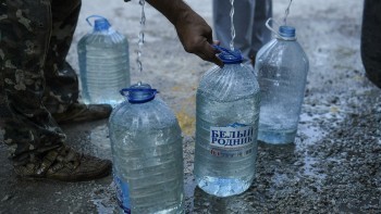 «Внезапно»: житель Саткинского района вызвался помочь с доставкой воды, но получил не только благодарность 