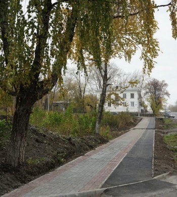 Реконструкция вело-пешеходной дорожки по улице Орджоникидзе в Сатке завершена