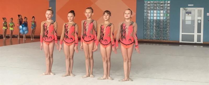 «Всё выше и выше»: юные гимнастки Саткинского района дали старт новому сезону 
