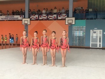 «Всё выше и выше»: юные гимнастки Саткинского района дали старт новому сезону 