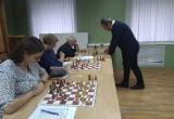 Педагоги Саткинского района сыграли в шахматы с директором клуба «Вертикаль» Амиром Гилязовым 