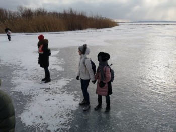 «Чуть не случилась беда»: в Сатке замечены дети, играющие на льду водоёмов