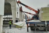 «При любых погодных условиях»: строительство ФОКа в Сатке - в самом разгаре 