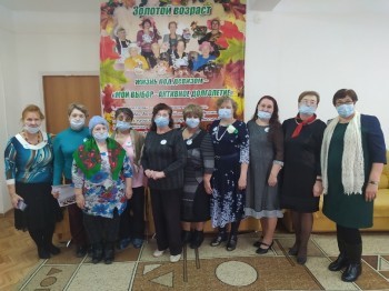 «Счастье - помогать»: «серебряные» волонтёры Саткинского района встретились в честь праздника 