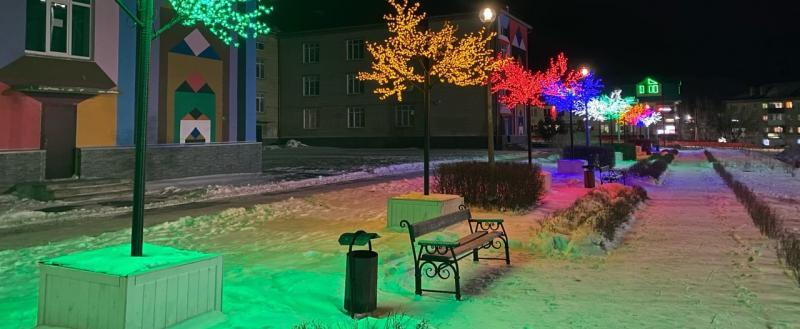 «Ещё ярче, ещё красивее!»: всё больше новогодней иллюминации появляется на улицах Сатки 