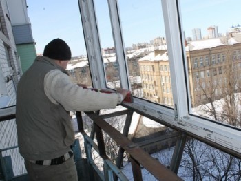 «Новые правила»: что должны будут сделать жители Саткинского района для того, чтобы обшить и остеклить балкон 