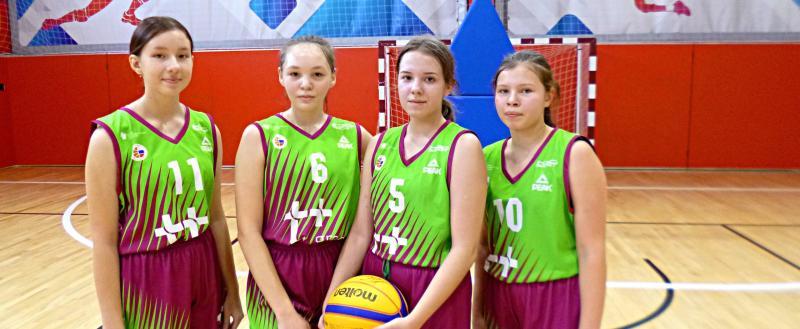 «Баскетбольное сражение»: воспитанницы Григория Лесова достойно представили Саткинский район на первенстве 