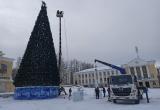 «Настроение - новогоднее»: в Бакале идёт строительство ледового городка 