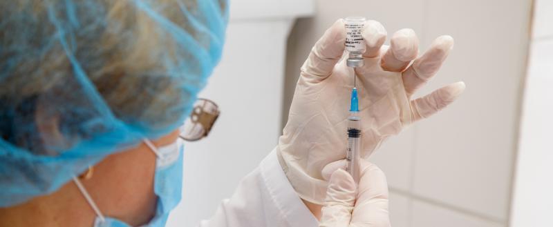 «Коллективный иммунитет»: более половины жителей Челябинской области уже поставили прививки от COVID-19