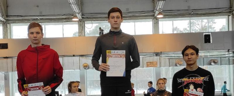 «Удачный старт»: саткинский легкоатлет Андрей Арсланов принимает поздравления с «бронзой» 