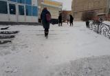 «Работа продолжается»: во время снегопадов дворники успели почистить не все лестницы на улицах в Саткинском районе 
