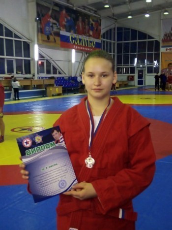 «В числе лучших»: самбистка из Бакала Анастасия Гулина завоевала «бронзу» на всероссийских соревнованиях 