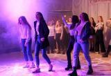 «Лучшее, конечно, впереди!»: студенты Саткинского района отметили свой праздник танцами, песнями и играми  