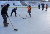 Саткинские производственные коллективы приняли участие в соревнованиях по хоккею в валенках  
