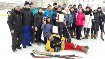 «Все – на лёд: спартакиада зовёт»: в Сатке состоялся турнир по хоккею в валенках 