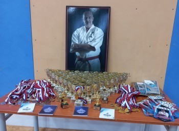 «Плюс 9 медалей»: бакальские каратисты завоевали награды на первенстве в Верхней Пышме 