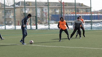 «Встреча на поле»: в Сатке полицейские боролись за победу в мини-турнире по футболу