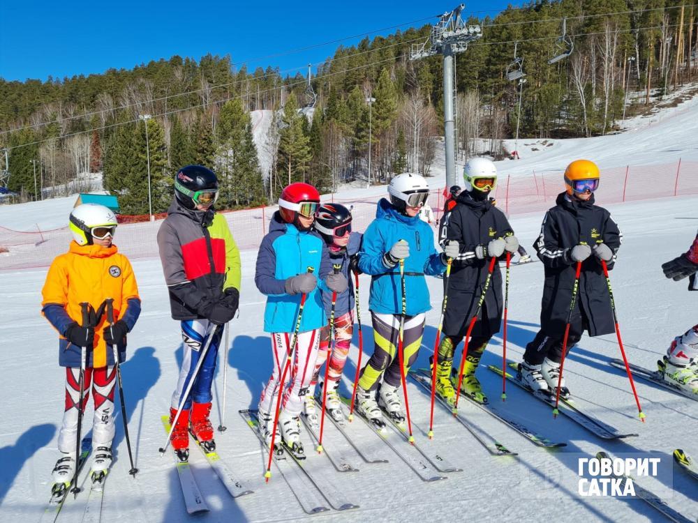 Детей Саткинского района приглашают на бесплатные занятия в отделение "Горные лыжи"