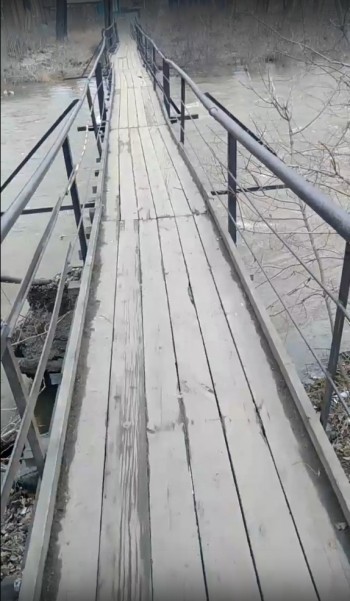 «Вопрос на контроле»: в администрации рассказали о судьбе моста в районе Телятника в Сатке
