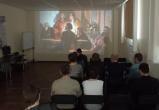 Жителям Саткинского района показали фильмы о Петре I в виртуальном филиале Русского музея