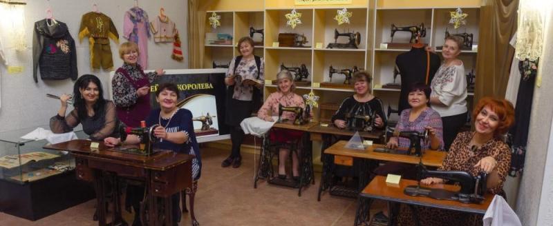 Сотрудники музеев Саткинского района принимают поздравления с профессиональным праздником 