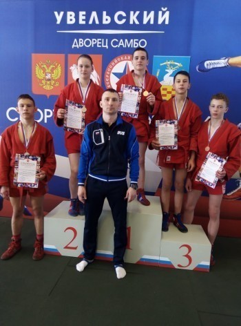 «Домой - с наградами»: самбисты из Саткинского района завоевали медали на «Олимпийских надеждах Южного Урала»