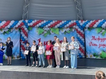 Работы учениц саткинской школы № 13 высоко оценило жюри конкурса «Спасибо деду за Победу!»	