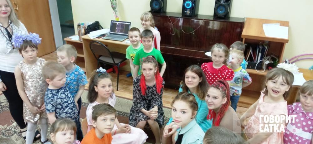 Юные жители Саткинского района весело проводят летние каникулы 