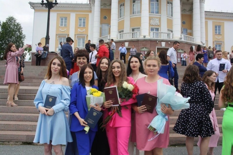 «Дипломы вручены!»: в саткинском медицинском техникуме состоялось вручение дипломов 