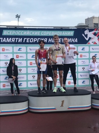 «В погоне за мечтой»: cаткинские легкоатлеты успешно выступили на первенстве Челябинской области