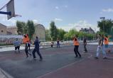 «Одно кольцо и шесть команд»: работники Саткинского чугуноплавильного завода сразились в турнире по стритболу 