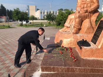 Представители ОМВД России по Саткинскому району почтили память воинов-интернационалистов