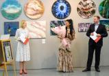 «Окно в самопознание»: в Сатке открылась персональная выставка художницы Стеллы Реан 