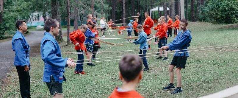 «Каникулы продолжаются!»: школьники Саткинского района отдыхают в лагерях и участвуют в мероприятиях 
