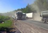 «Перекрыли движение, спасали водителя»: сегодня на трассе М-5 «Урал» загорелся большегрузный автомобиль 