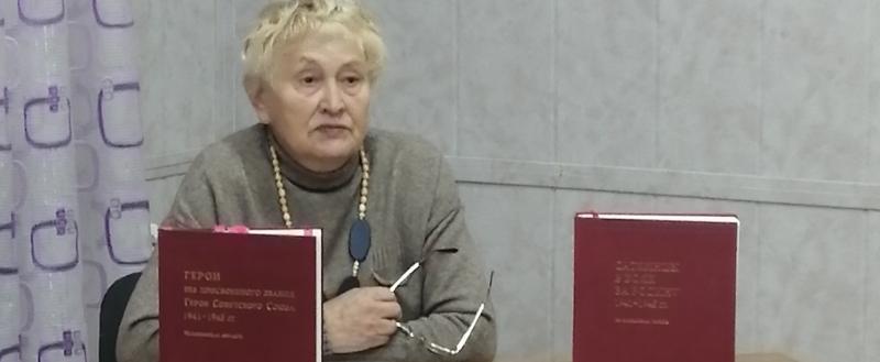 «Важный разговор»: Почётный гражданин Саткинского района Любовь Ежова пообщалась со школьниками 