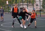 «Трое в команде, не считая запасных»: спортсмены из Саткинского района боролись за победу в турнире по стритболу 