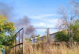 «Идёт густой чёрный дым»: прямо сейчас пожарные Саткинского района борются с огнём 