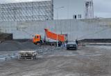 «Продолжаем отслеживать ход строительства»: у будущего ФОКа в Сатке уже скоро появится парковка 