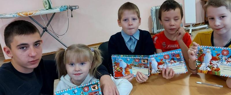 «Здравствуй, дорогой волшебник!..»: дети из Саткинского района приняли участие в акции «Письмо Деду Морозу»