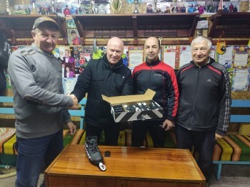 Представители спортуправления Саткинского района поблагодарили ветеранов за благоустройство лыжной базы в Бакале 